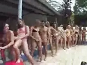 ブルーナシルバ-小柄なラティーナからラン ...