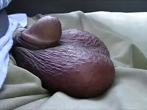 バーバラはバスルームで犯される。 女の子 ...